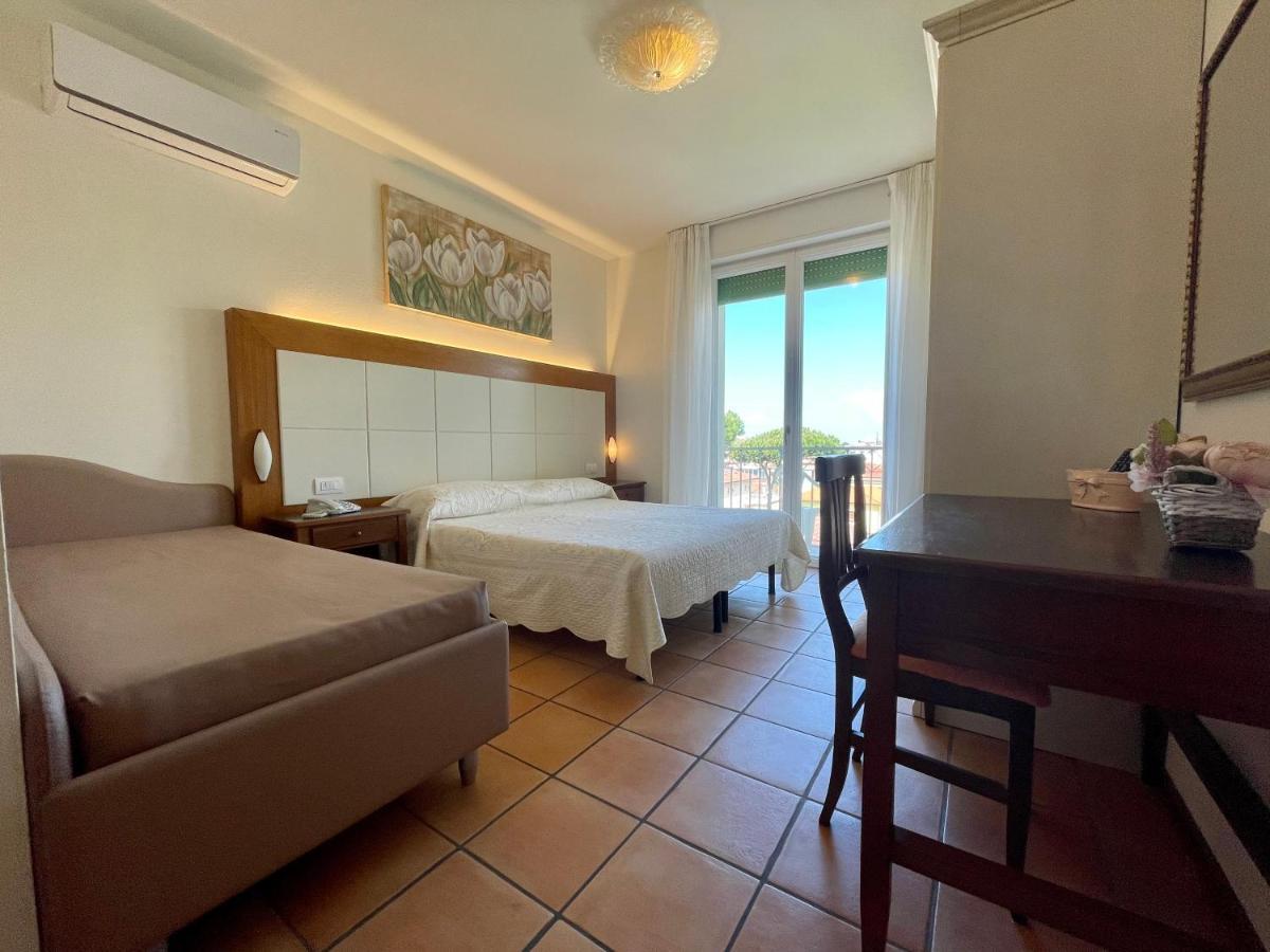 Hotel Sylvia Lido di Camaiore Exterior photo