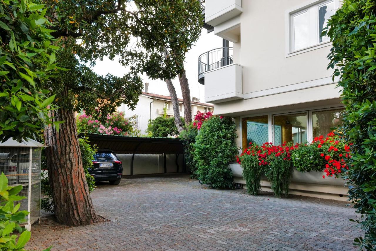 Hotel Sylvia Lido di Camaiore Exterior photo