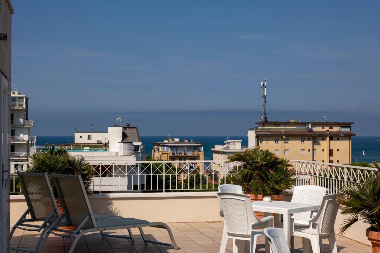 Hotel Sylvia Lido di Camaiore Exterior photo
