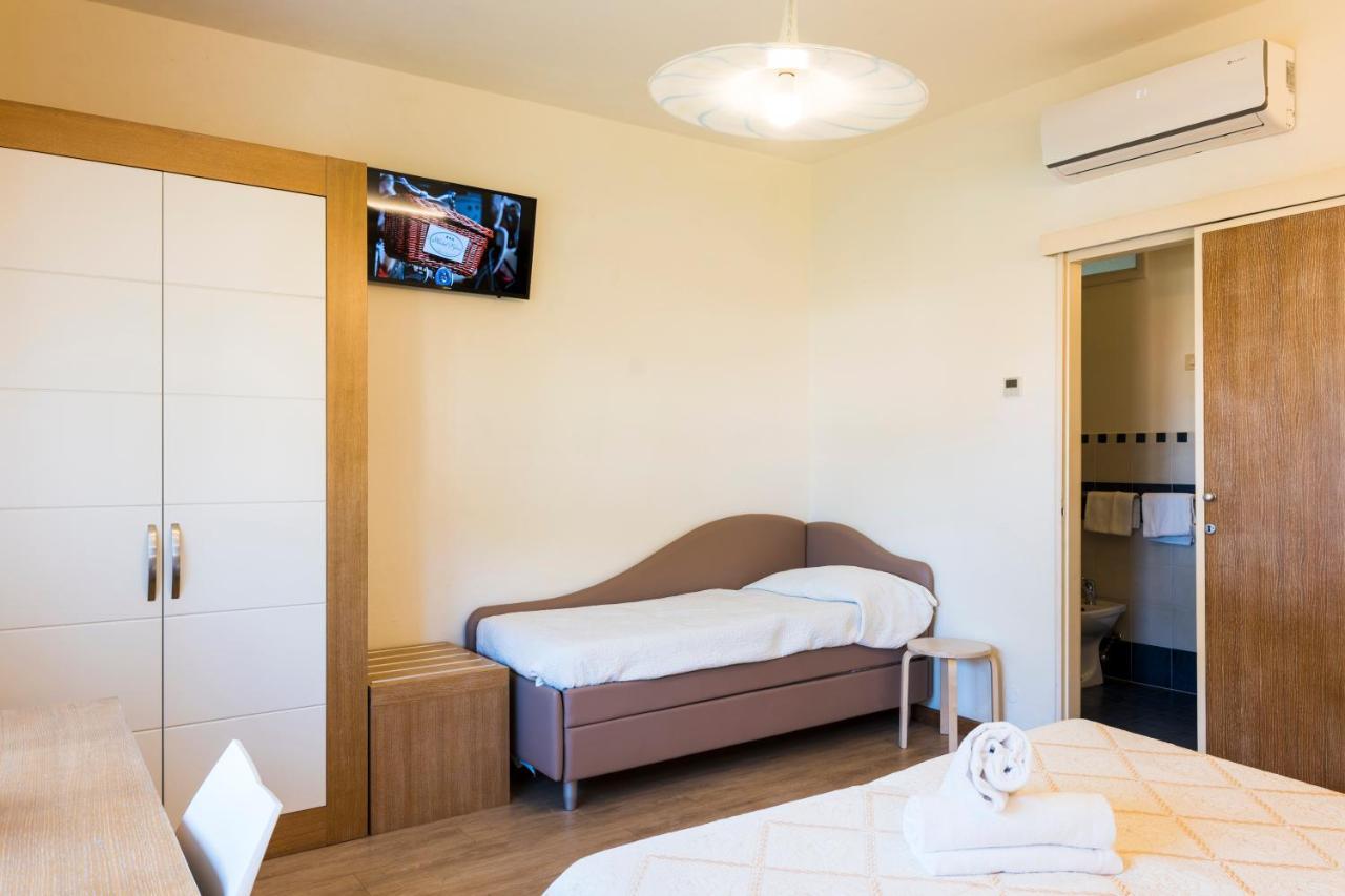 Hotel Sylvia Lido di Camaiore Exterior photo